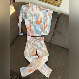 Johnny Was Calme Leggings and long sleeve part zip up top😊